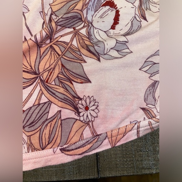 Free People keepin’ on floral top - Picture 12 of 15